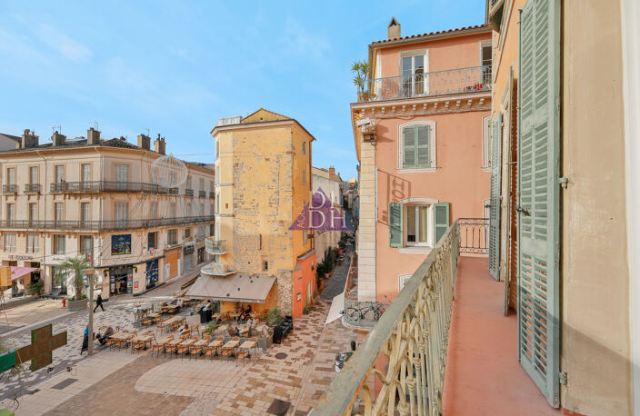 Appartement T4 lumineux en hyper centre de Hyères   Balcon & — photo 3