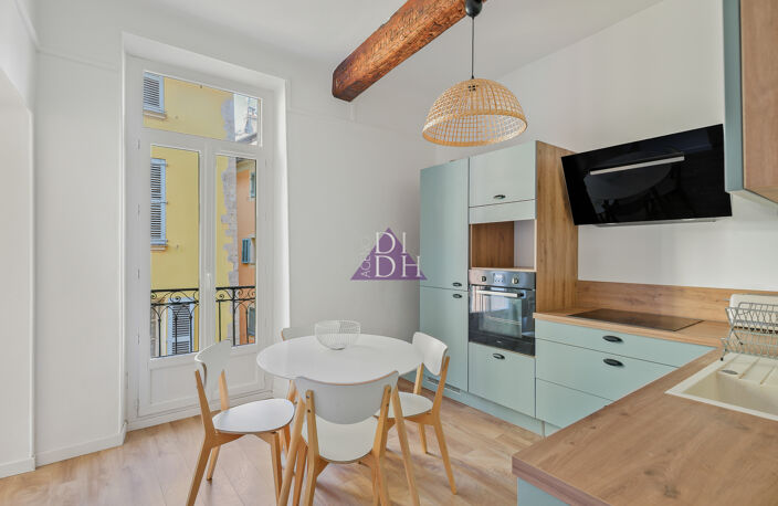Appartement T4 lumineux en hyper centre de Hyères   Balcon & — photo 5