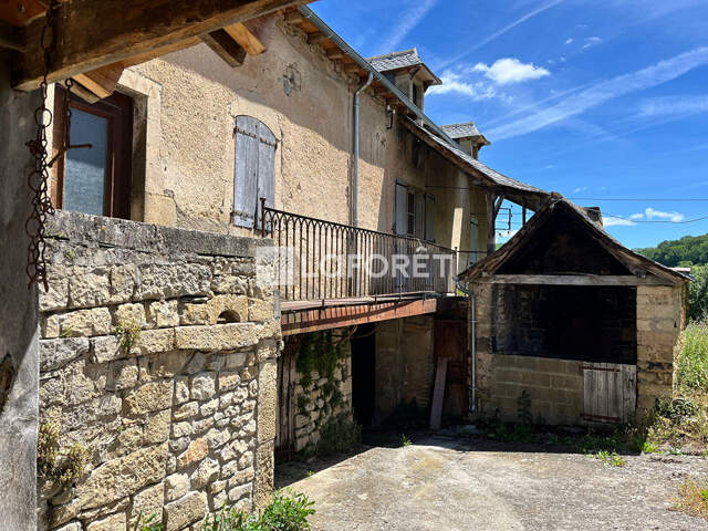 SALLES-LA-SOURCE: Maison de caractère  avec dépendances + jardin — photo du bien