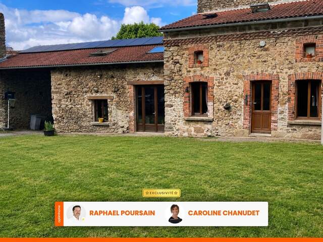 Maison de charme avec deux granges et cour intérieur 1370 m2 — photo du bien