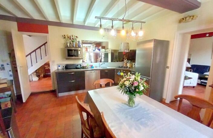 Maison de caractère avec jardin - 8 pièces - SOULGE SUR OUETTE (53) — photo 5