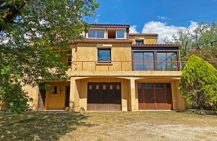 A vendre CRAYSSAC (46) Maison familiale 8 pièces de 200m² habitables - 5 chambres - 2 Vérandas - Terrain de 8000 m² — photo 4