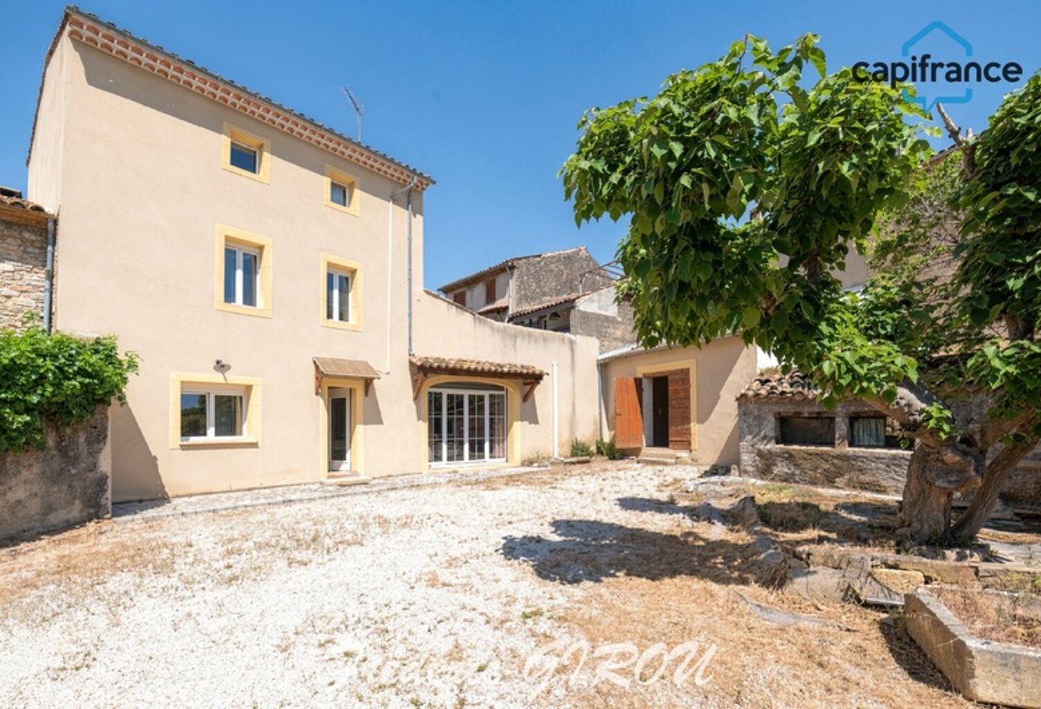 Maison de village rénovée 4/5 pièces 135m² LANCON de PROVENCE (13680) - vaste cour et grange en annexe — photo 1