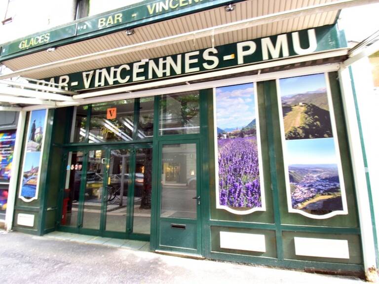 Immeuble mixte en hypercentre avec local commercial et duplex de caractère -Digne-Les-Bains (04) — photo 1