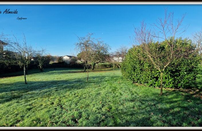 Terrain constructible, 1600 m²,  hors lotissement, Feillens proche Mâcon — photo 3