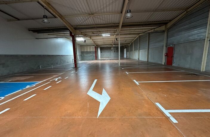 Local d'activité à vendre MIRIBEL (01)-locaux d'activité/entrepot + bureaux de 2600m2 environ, option ERP 5eme catégorie obtenue — photo 5