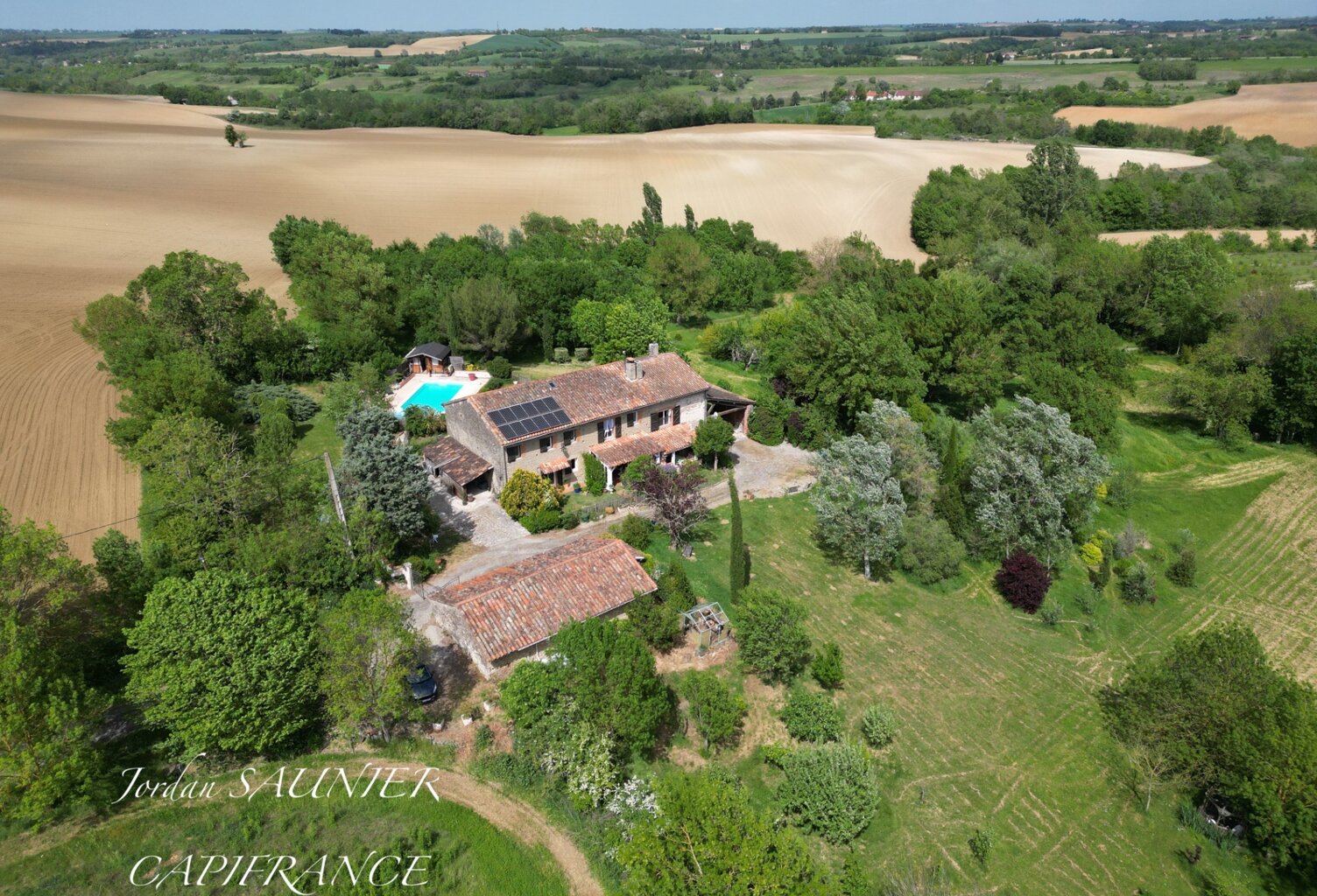PROPRIÉTÉ D’EXCEPTION EN PLEINE CAMPAGNE – 292 m² – 2 HECTARES – GÎTE – PISCINE – CALME ABSOLU proche de CARAMAN (31) — photo 1