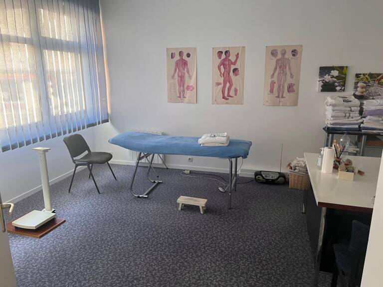 Bien Commercial À Vendre COTY — photo 1