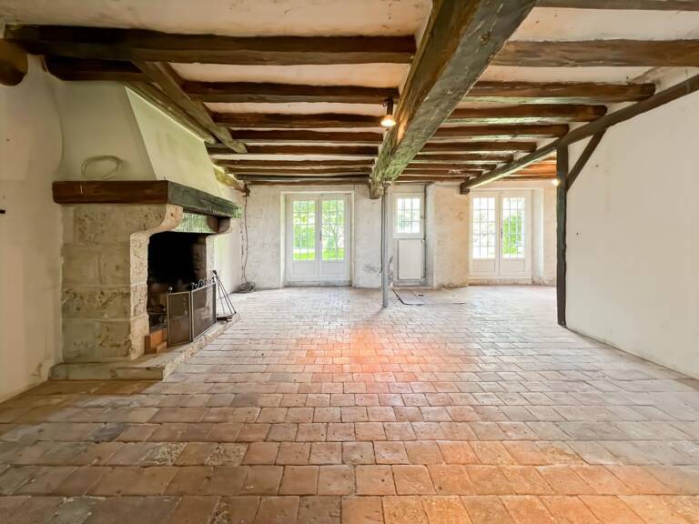 🏰 Authentique propriété de caractère sur près de 7 900 m² : Un potentiel de rénovation exceptionnel ! ✨ — photo 1