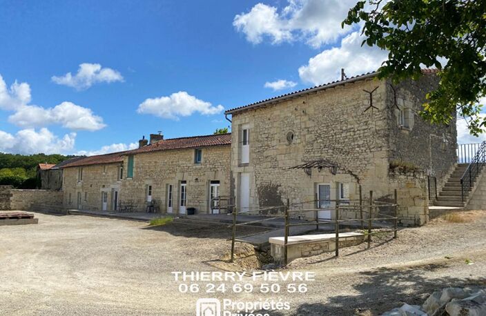 À vendre 86200 Glénouze Maison de 10 pièces 312 m2 avec gîte indépendant, dépendance, terrain, bois et caves — photo 2