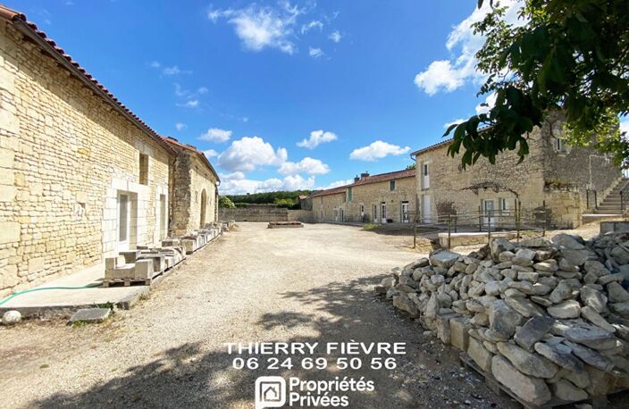 À vendre 86200 Glénouze Maison de 10 pièces 312 m2 avec gîte indépendant, dépendance, terrain, bois et caves — photo 3