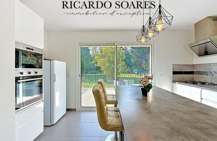 MONCEAUX 60940 - MAISON FAMILIALE RÉNOVÉE EN 2021 / 129m² au sol / 4 CHAMBRES / SOUS-SOL TOTAL / TERRAIN 787 m² — photo 4