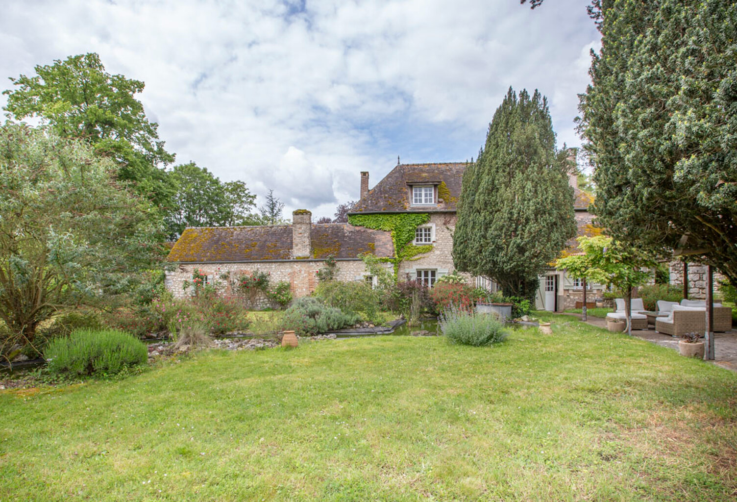 Maison Traditionnelle et dépendances  à  Pressagny  - L'Orgueilleux 27510 16 pièces 11 Chambres 392 m2 — photo 1