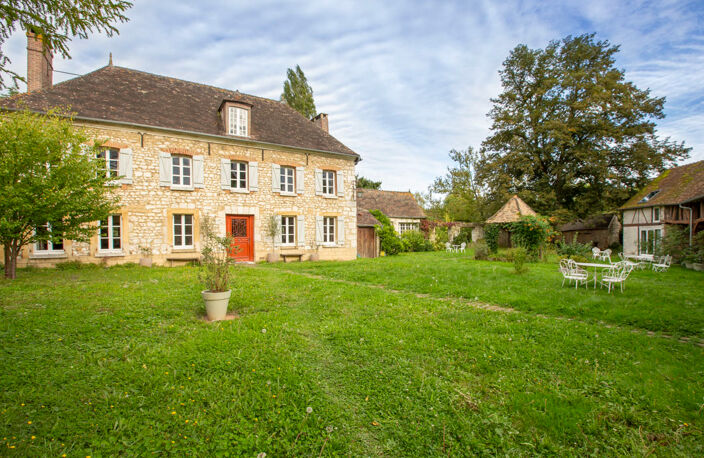 Maison Traditionnelle et dépendances  à  Pressagny  - L'Orgueilleux 27510 16 pièces 11 Chambres 392 m2 — photo 2