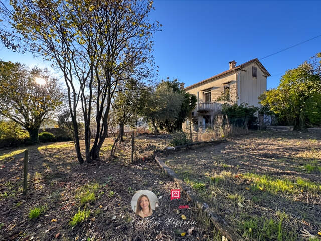 Maison - 7 pièces -180 m2 - 3000 m2 de terrain  zone UCA — photo du bien