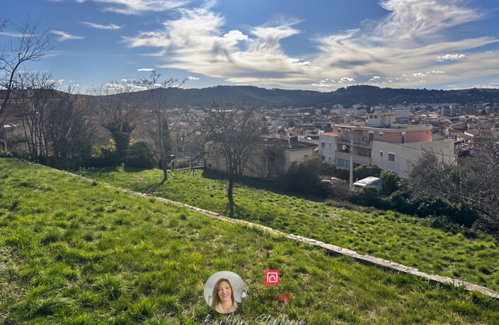 Maison - 7 pièces -180 m2 - 3000 m2 de terrain  zone UCA — photo 2