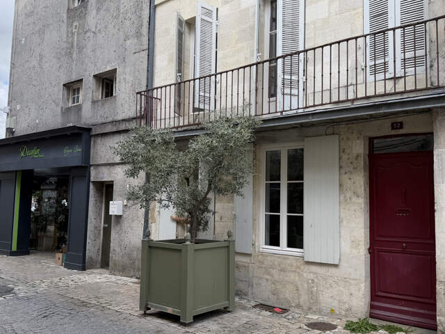 Jolie maison de ville CENTRE VILLE  de St Jean d'Angély — photo du bien
