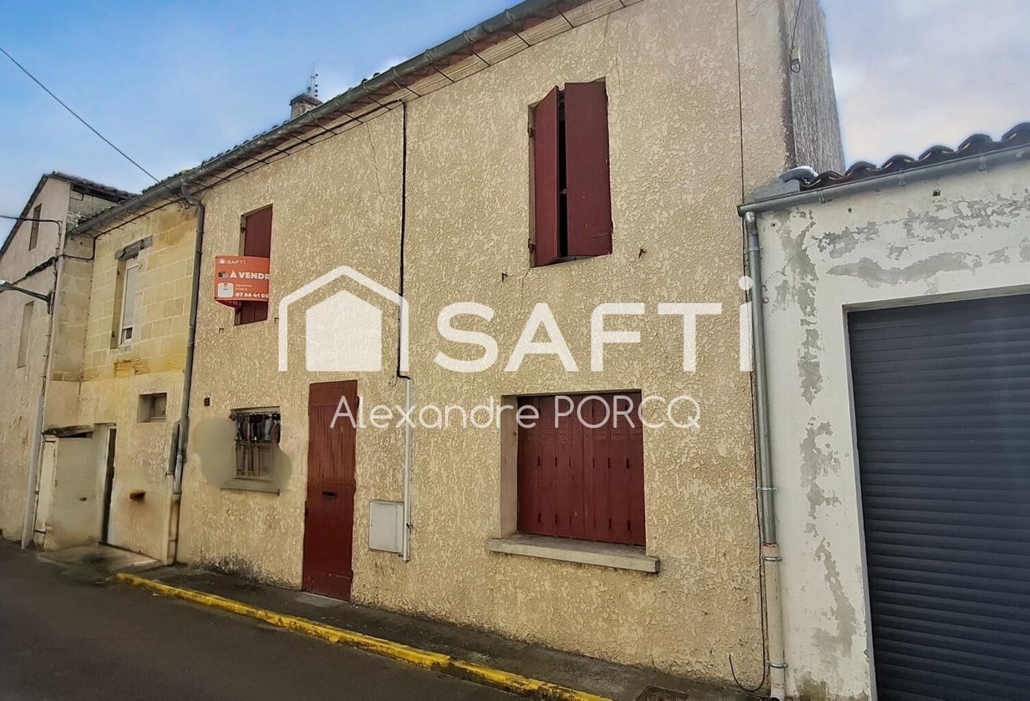 Maison en pierre de bourg — photo 1