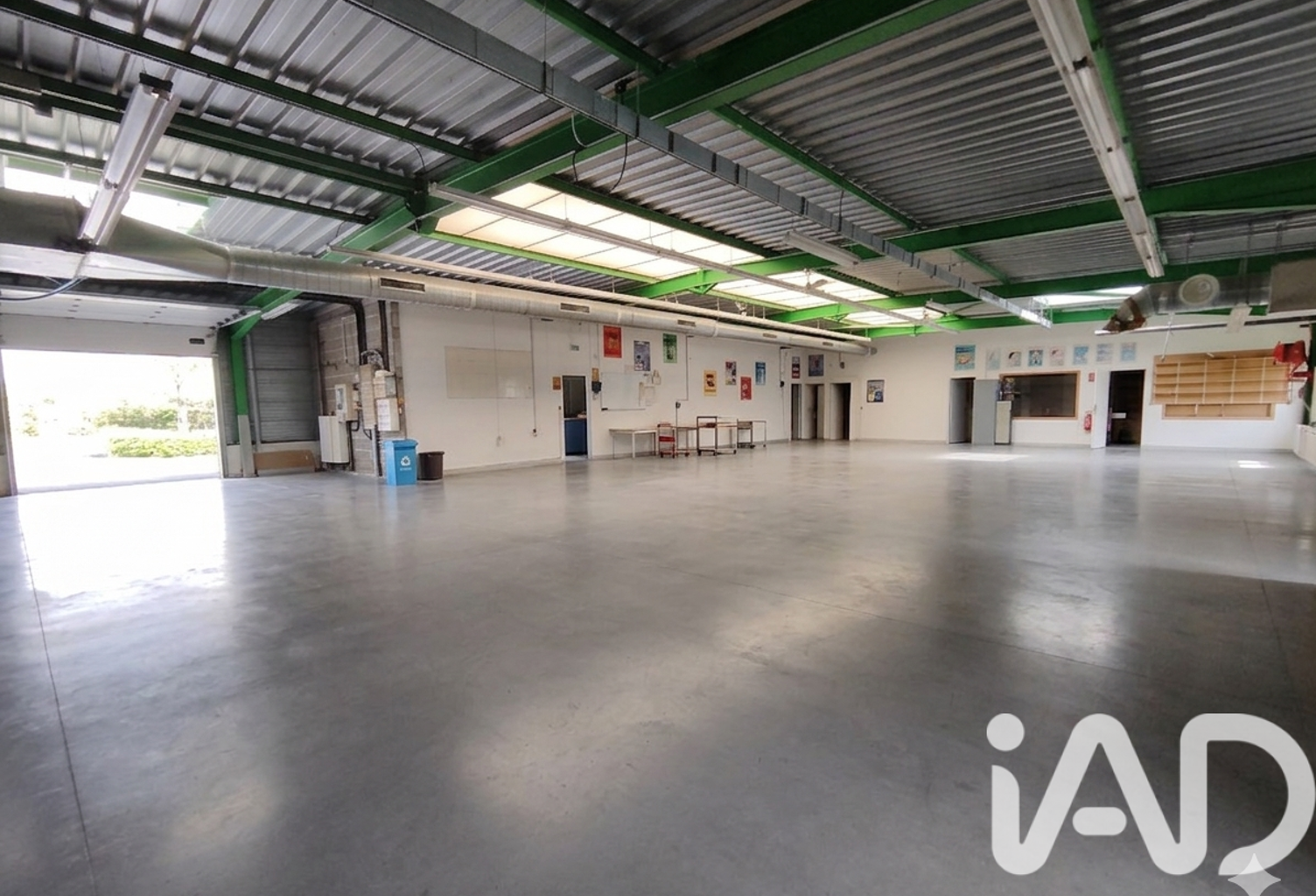 Vente Boutique/Local commercial 420 m&sup2; — photo 1