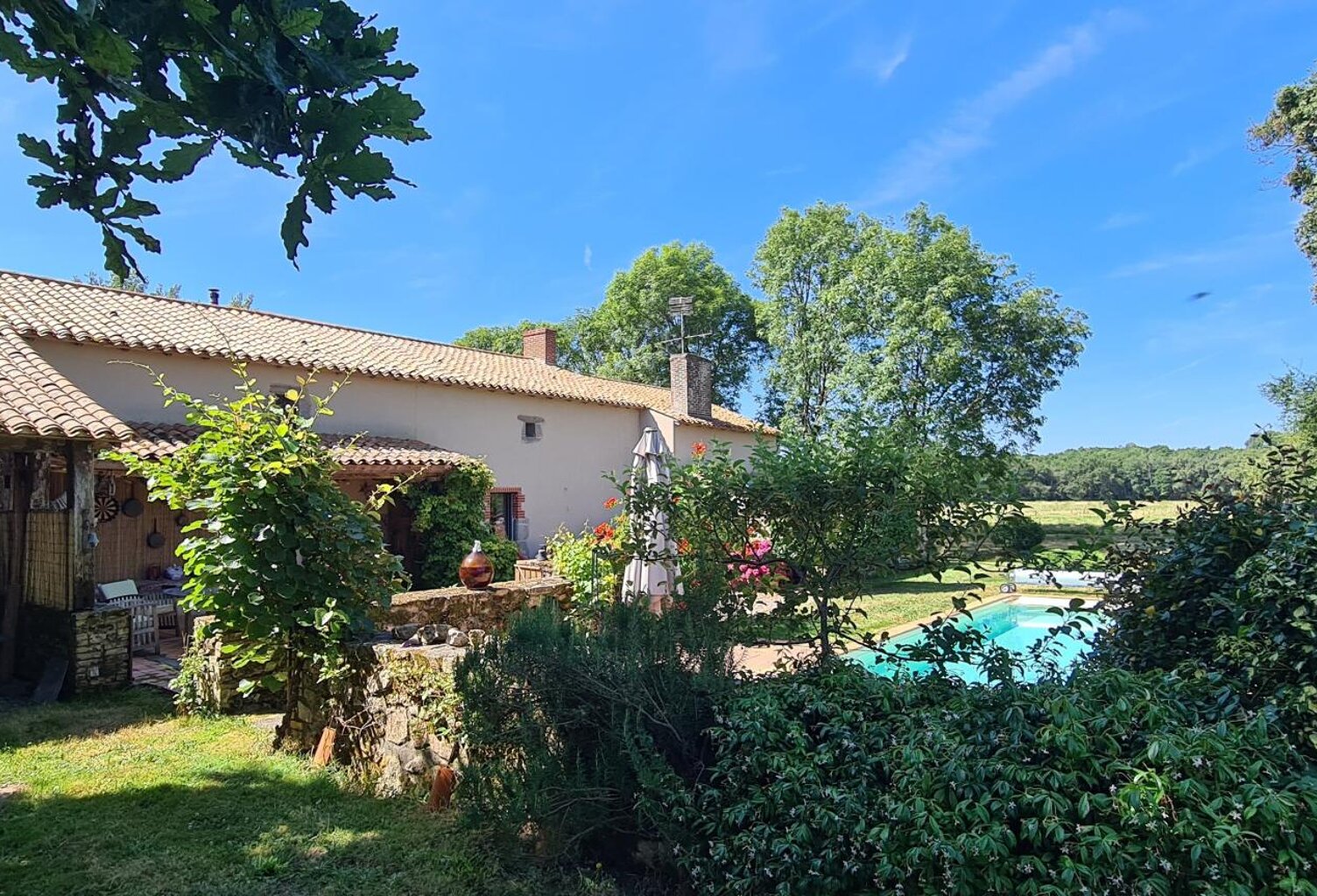 PROPRIETE SUR 15 HECTARES DE TERRAIN — photo 1