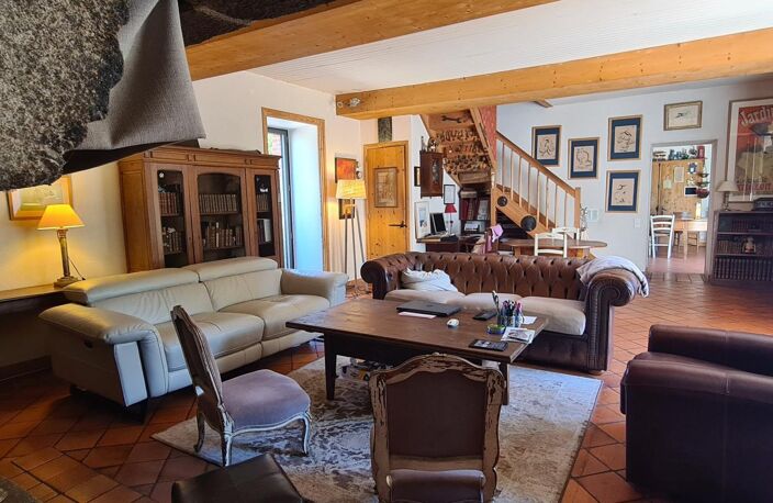 PROPRIETE SUR 15 HECTARES DE TERRAIN — photo 2