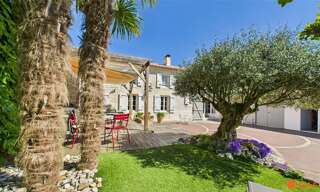 Maison 8 Pièces 242 m² à vendre à Saint-Pierre-la-Noue (17700)