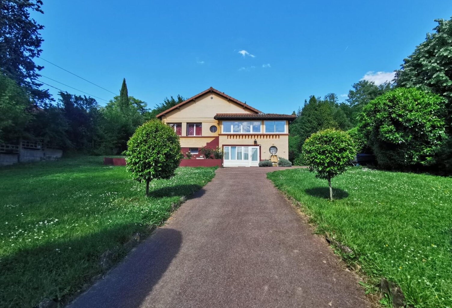 Vente maison 7 pièces 230 m² Neuville-sur-Saône (69250) — photo 1