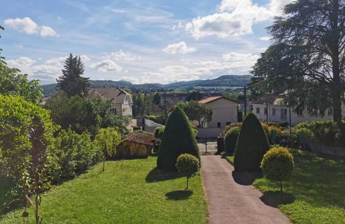 Vente maison 7 pièces 230 m² Neuville-sur-Saône (69250) — photo 2