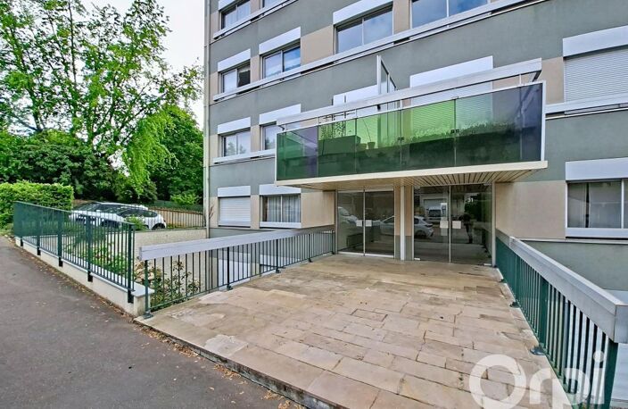 Studio à moderniser en residence avec piscine, parc et gardien — photo 5
