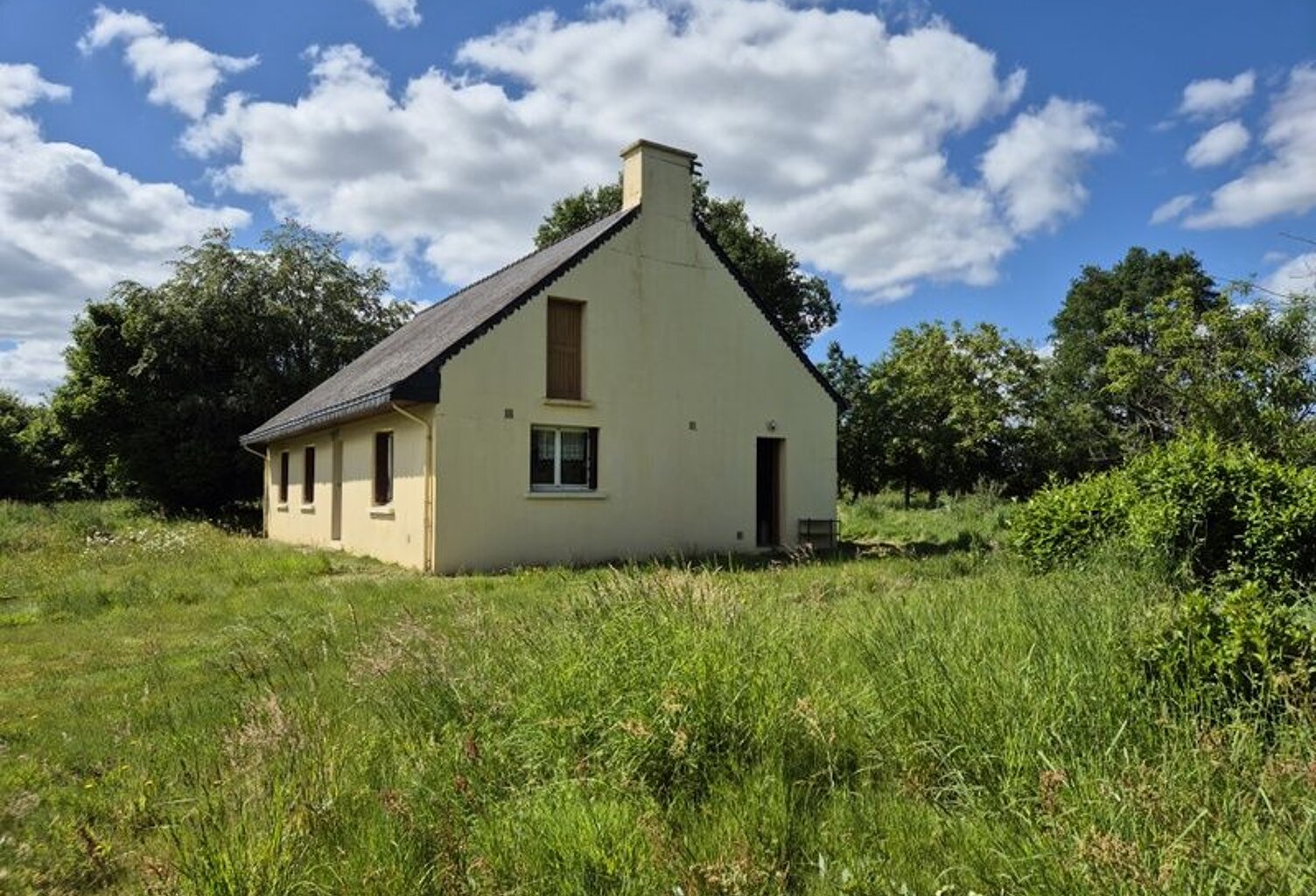 PAVILLON PLAIN PIED EN CAMPAGNE 2.5 HECTARES — photo 1