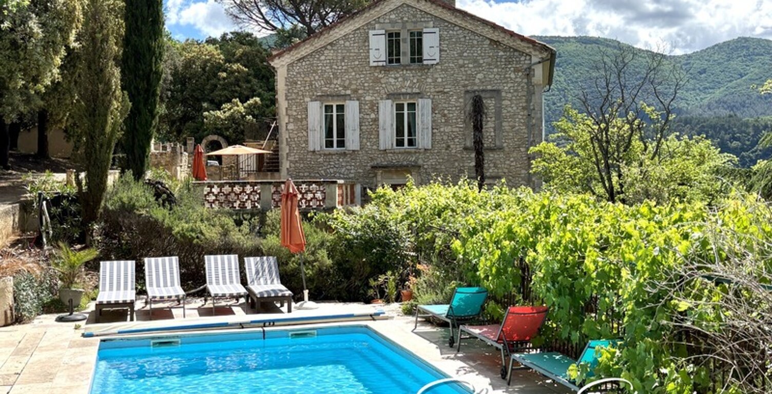 Propriété du XIXe siècle au cœur de la Drôme Provençale A vendre – Nyons — photo 1