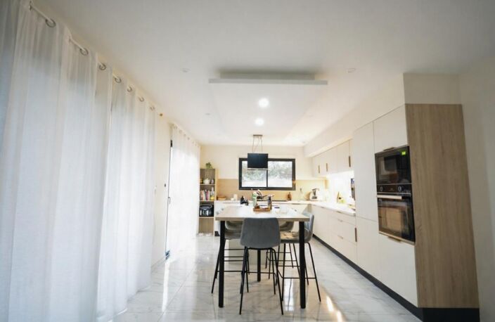 possibilité PMR - Maison Contemporaine hors lotissement de 148 m², 4 grandes chambres, une piscine de 7x3 m.– Calme et Verdure – Neuilly-Crimolois — photo 5