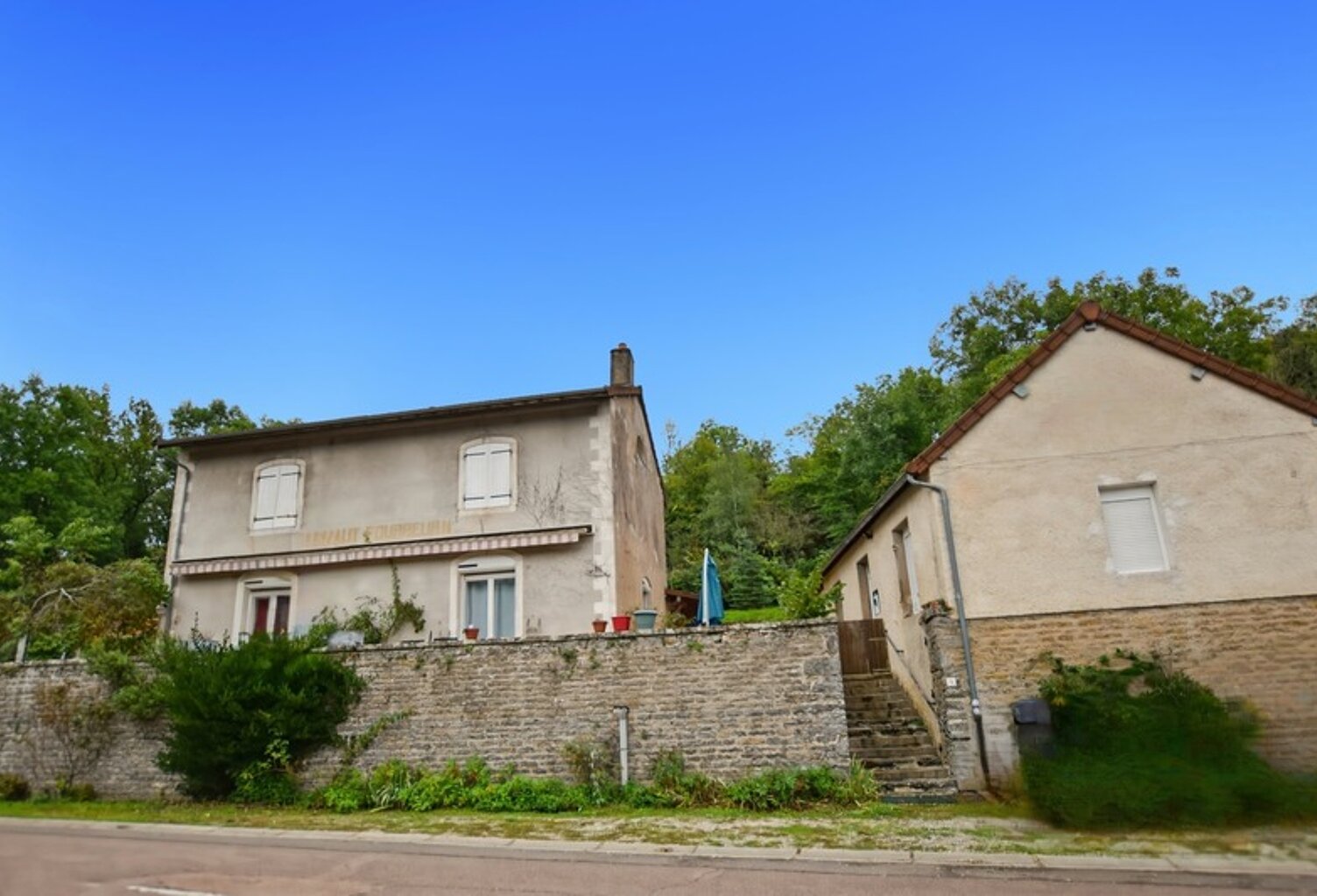 Ensemble de maisons avec 3000 m2 de terrain à Sernin du Plain — photo 1