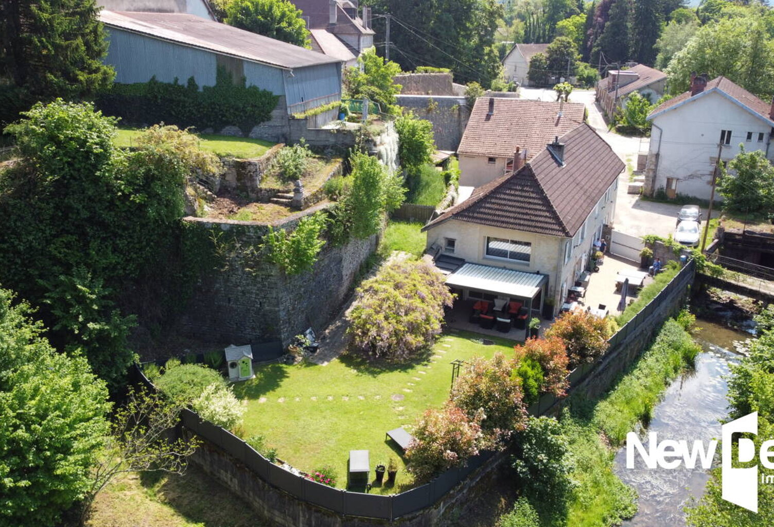 EXCLUSIVITE MONCEY maison en pierre 250 m2 de type 8 rénovée — photo 1