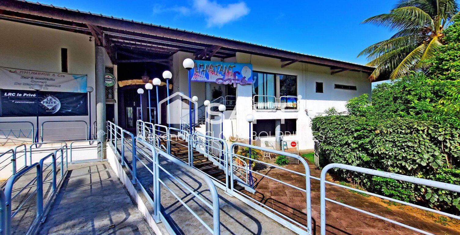 Local commercial de plus de 1000 M 2 — photo 1