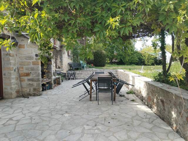 DEMEURE FAMILIALE 6P 3 CHAMBRES DÉPENDANCES — photo du bien