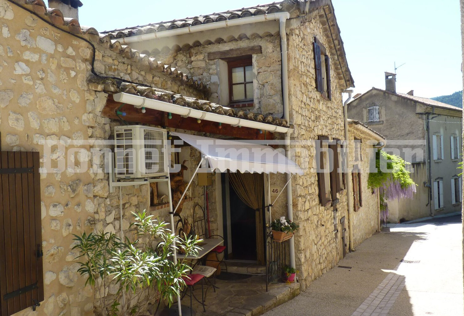 Maison de village en pierre en très bon état — photo 1