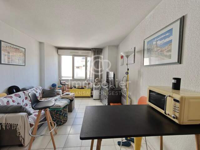 STUDIO 22.74 M² HYPER-CENTRE AVEC PARKING — photo du bien