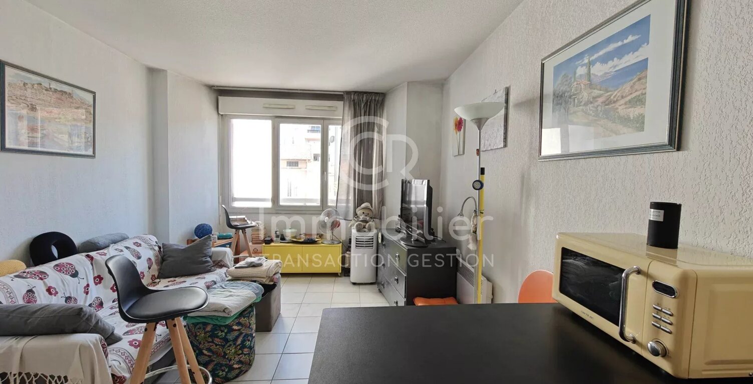 STUDIO 22.74 M² HYPER-CENTRE AVEC PARKING — photo 1