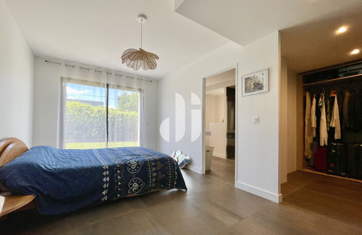 Maison plain-pied Gradignan 163m2, DPE A, piscine chauffée e — photo 5