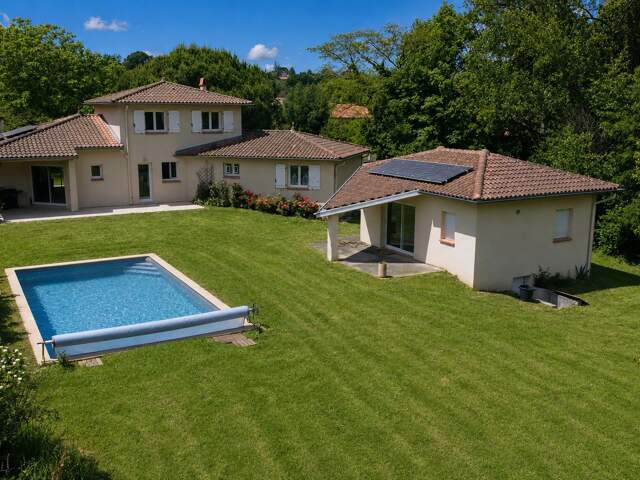 PROPRIÉ T5 / T2 / GARAGES / PISCINE / JARDIN — photo du bien