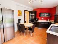 PROPRIÉ T5 / T2 / GARAGES / PISCINE / JARDIN — photo 4