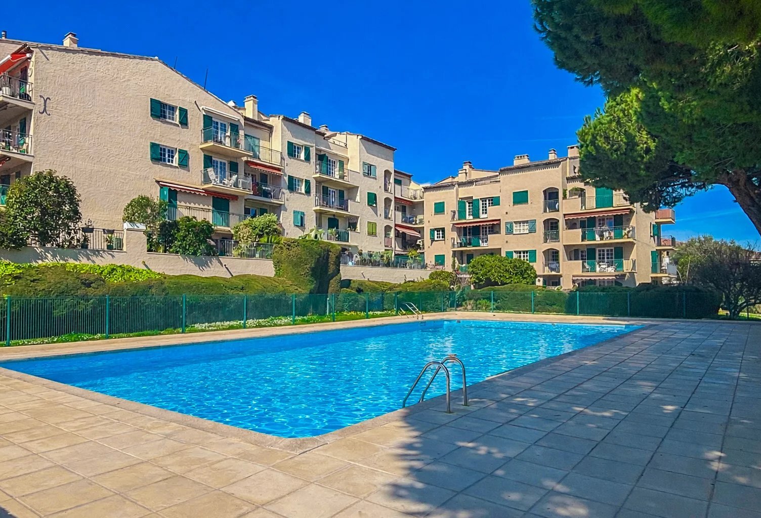 F3/4 Duplex Dernier Étage Antibes — photo 1