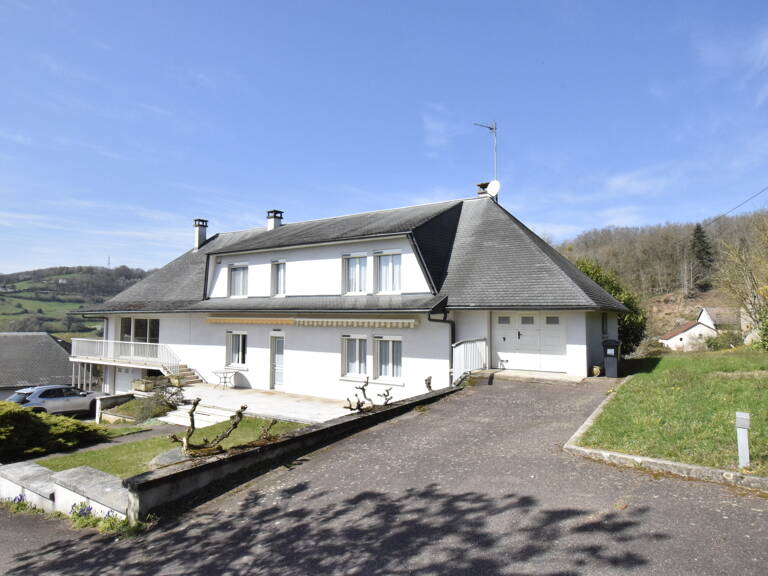 BELLE DEMEURE AVEC PISCINE INTERIEURE — photo 1