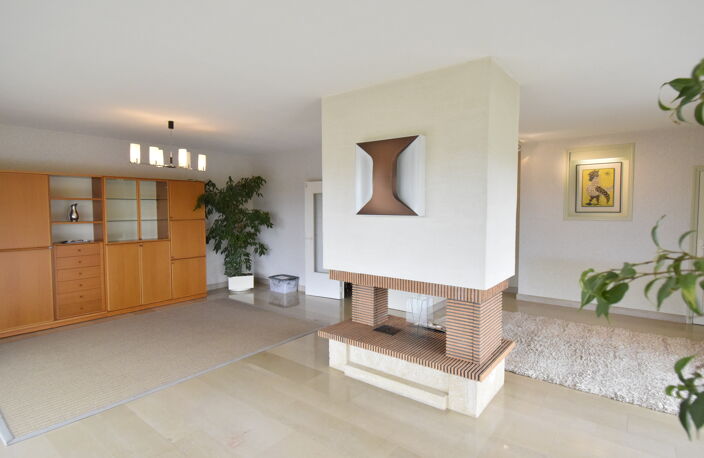 BELLE DEMEURE AVEC PISCINE INTERIEURE — photo 2