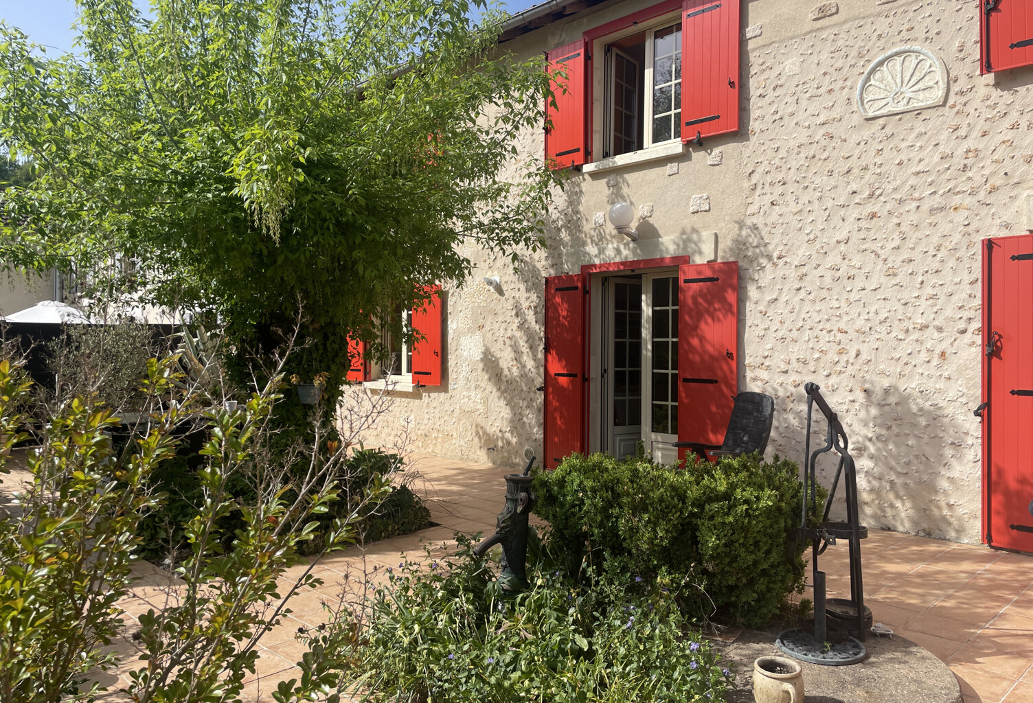 Maison de charme en pierre avec jardin et dépendance   Centr — photo 1