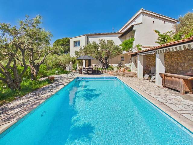 Exclusivité - Propriété avec deux villas dans un écrin de verdur — photo du bien