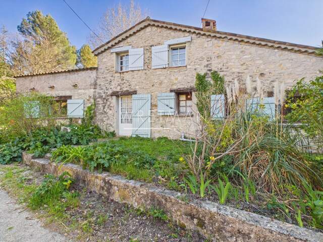 Maison en pierre avec piscine et vue village - Claviers — photo du bien