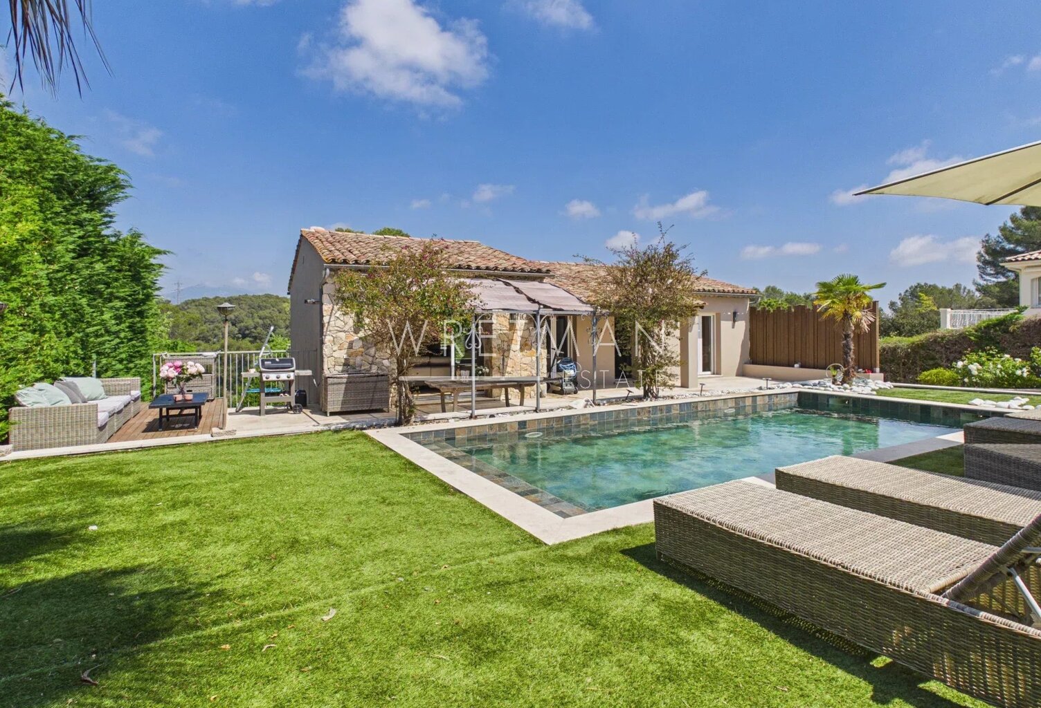 Belle villa située dans un domaine fermé avec piscine et 4 chamb — photo 1
