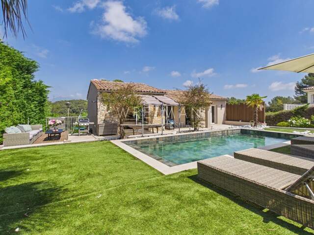 Belle villa située dans un domaine fermé avec piscine et 4 chamb — photo du bien